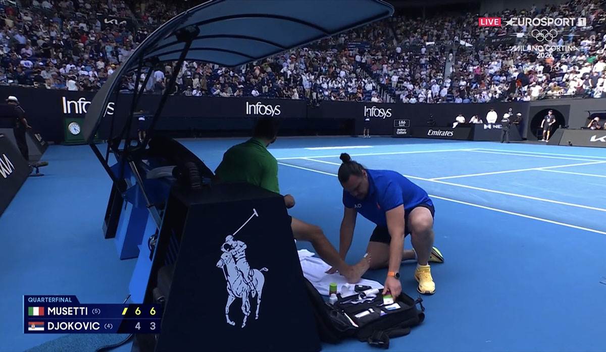 Novak Đoković medicinski tajm-aut (7).jpg