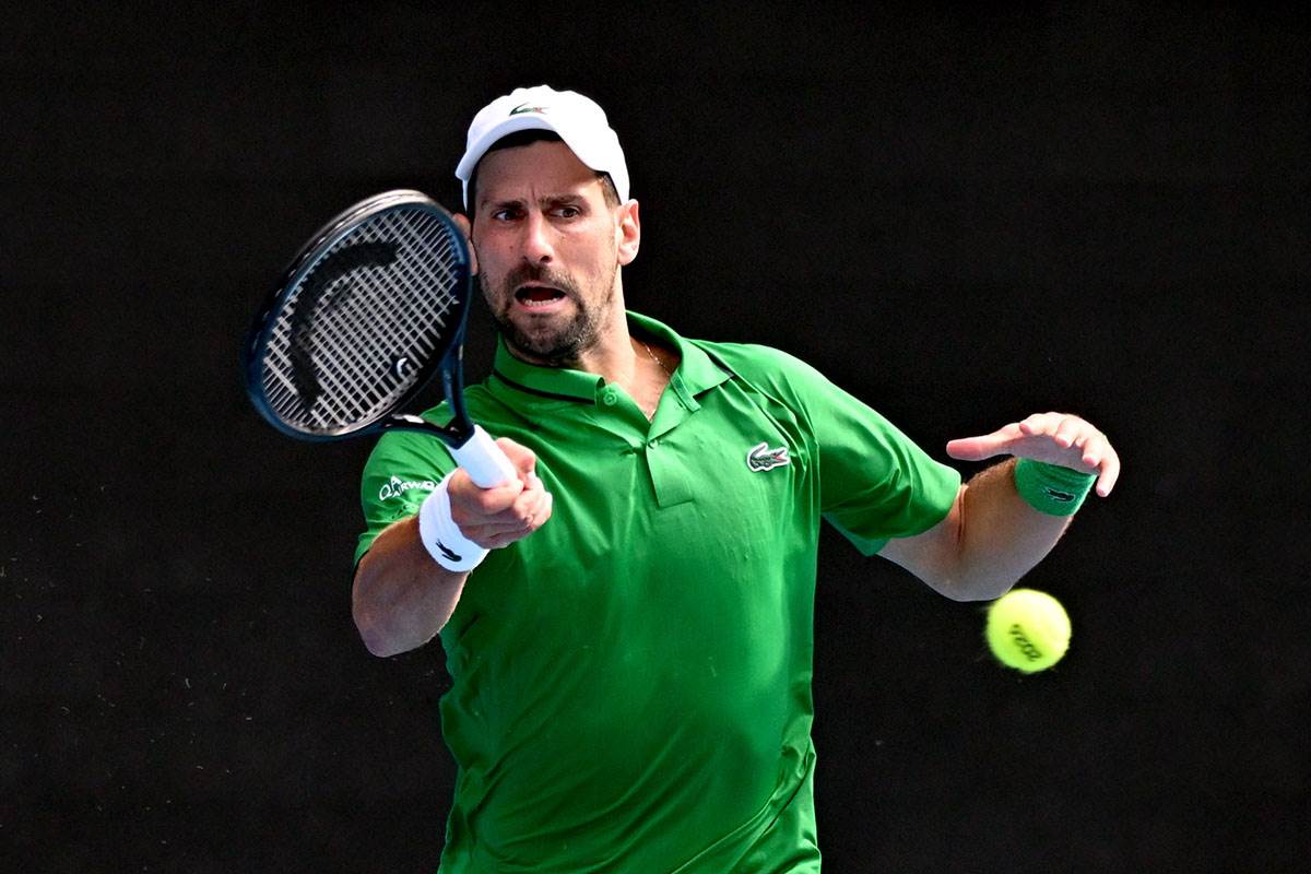 Novak Đoković - Lorenco Muzeti na Australijan openu (3).jpg