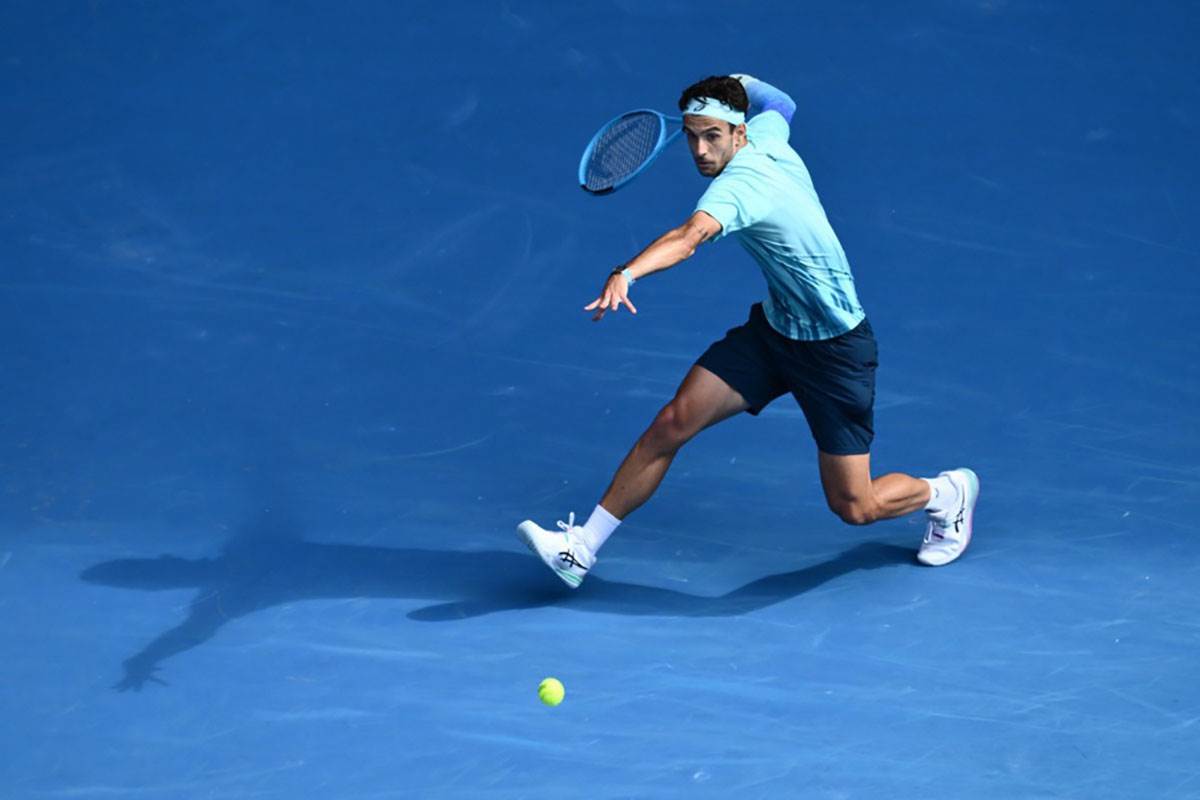 Novak Đoković - Lorenco Muzeti na Australijan openu (3).jpg