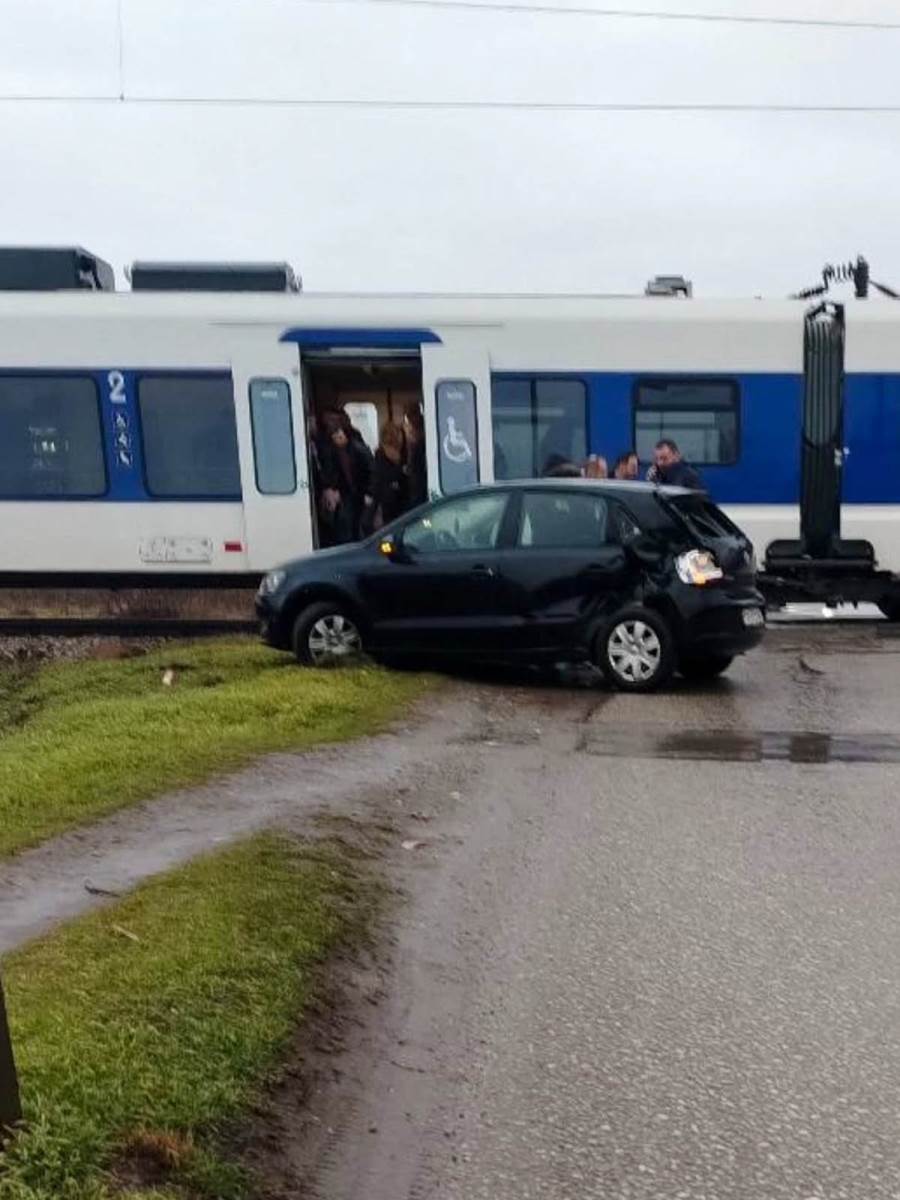 Voz udario automobil u Pančevu (2).jpg