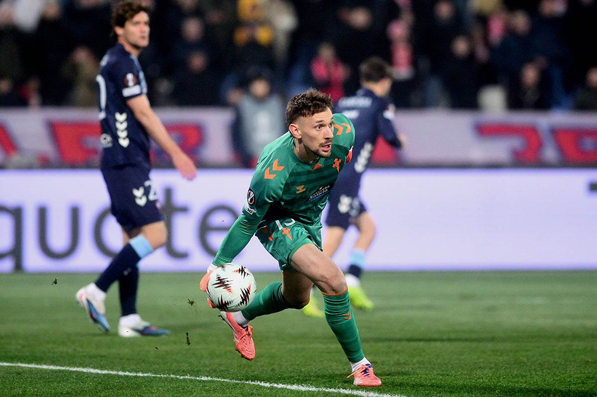 Crvena Zvezda - Selta Vigo (2).jpg