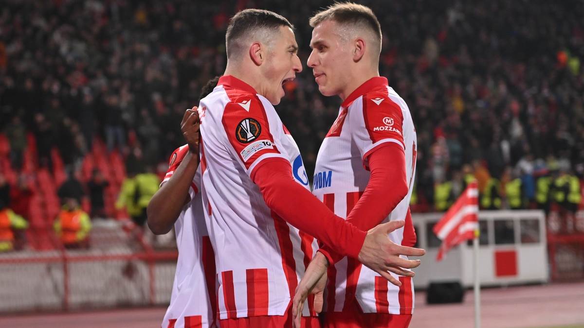 Bruno Duarte i Vladimir Lučić slave gol u Zvezdi