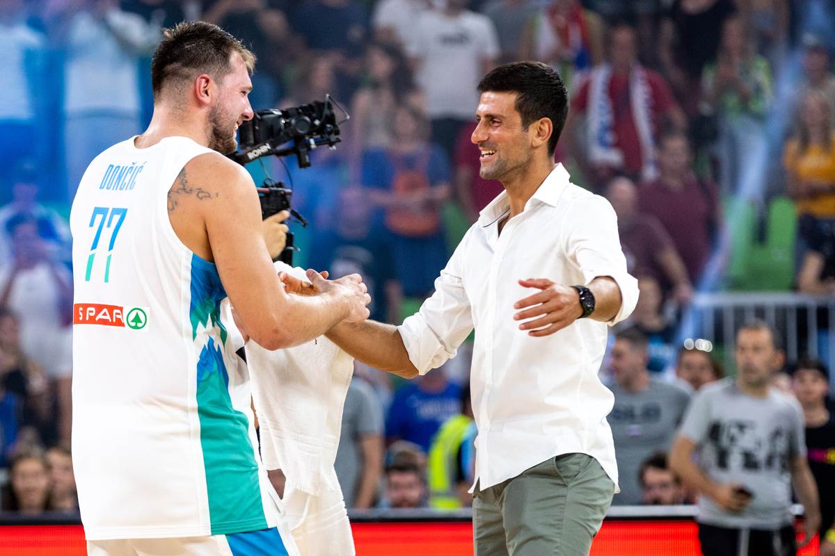 Luka Dončić i Novak Đoković se pozdravljaju u Ljubljani