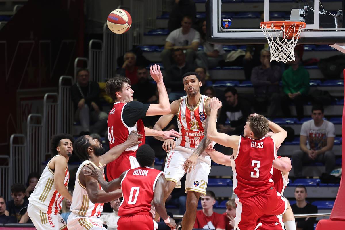 Džoel Bolomboj na utakmici Crvena zvezda Beč