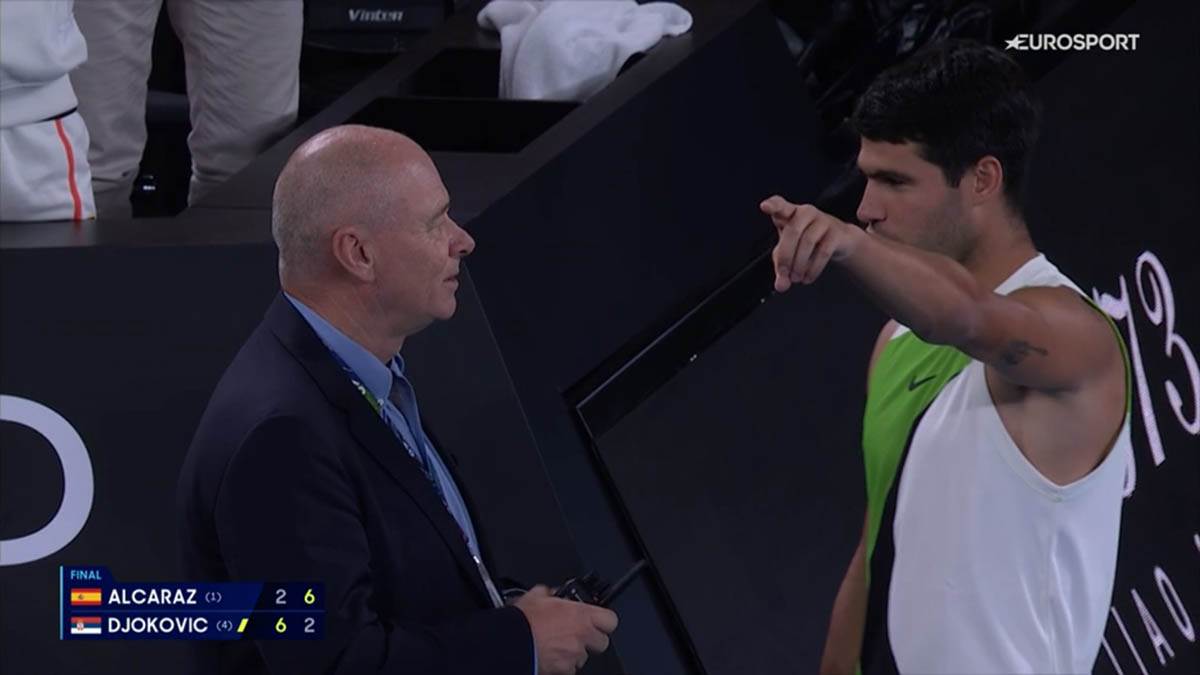 Karlos Alkaraz se žali kod supervizora Australijan opena (3).jpg
