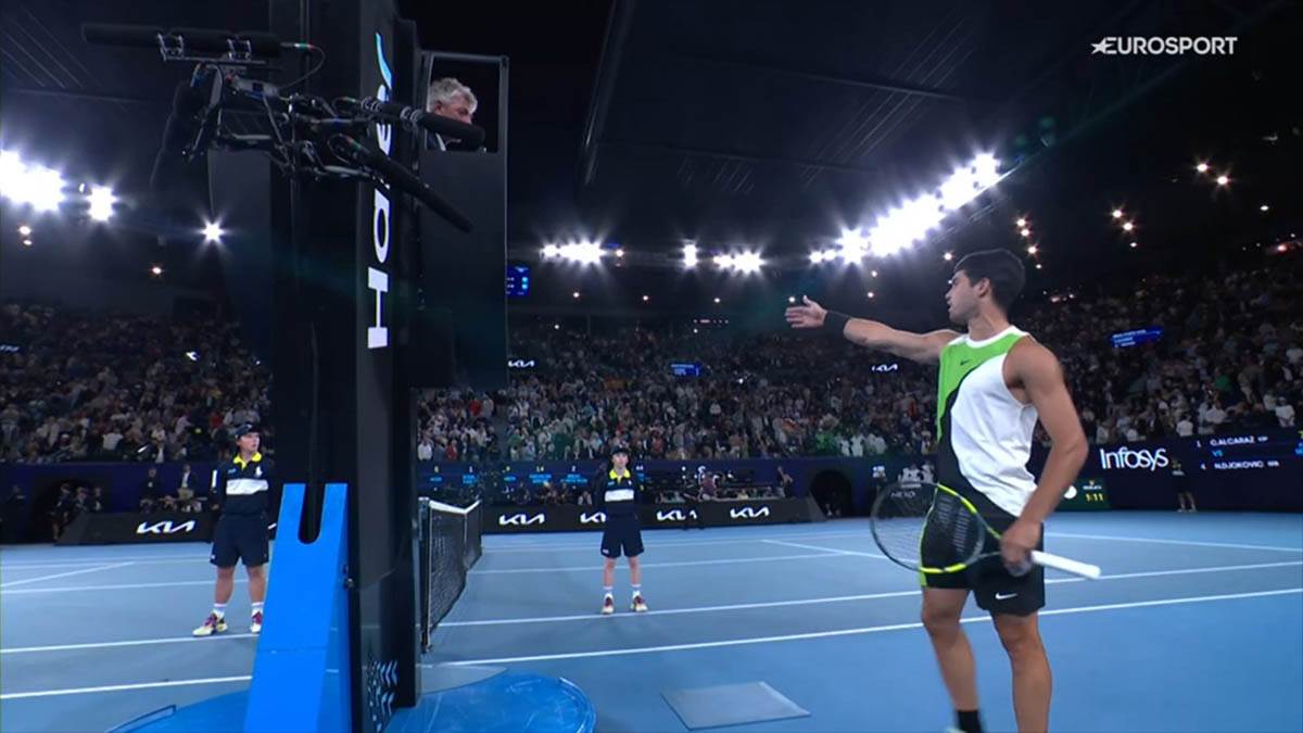 Karlos Alkaraz se žali kod supervizora Australijan opena.jpg