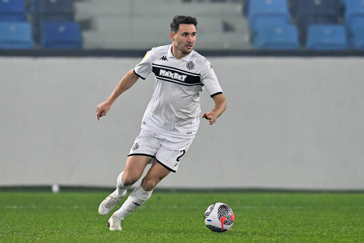 Janis Karabeljov fudbaler Partizana