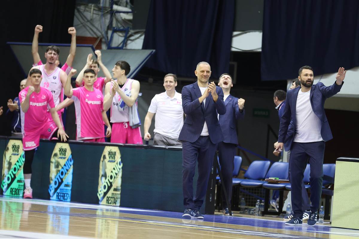 Trener Mege Vule Avdalović slavi pobedu protiv Zvezde