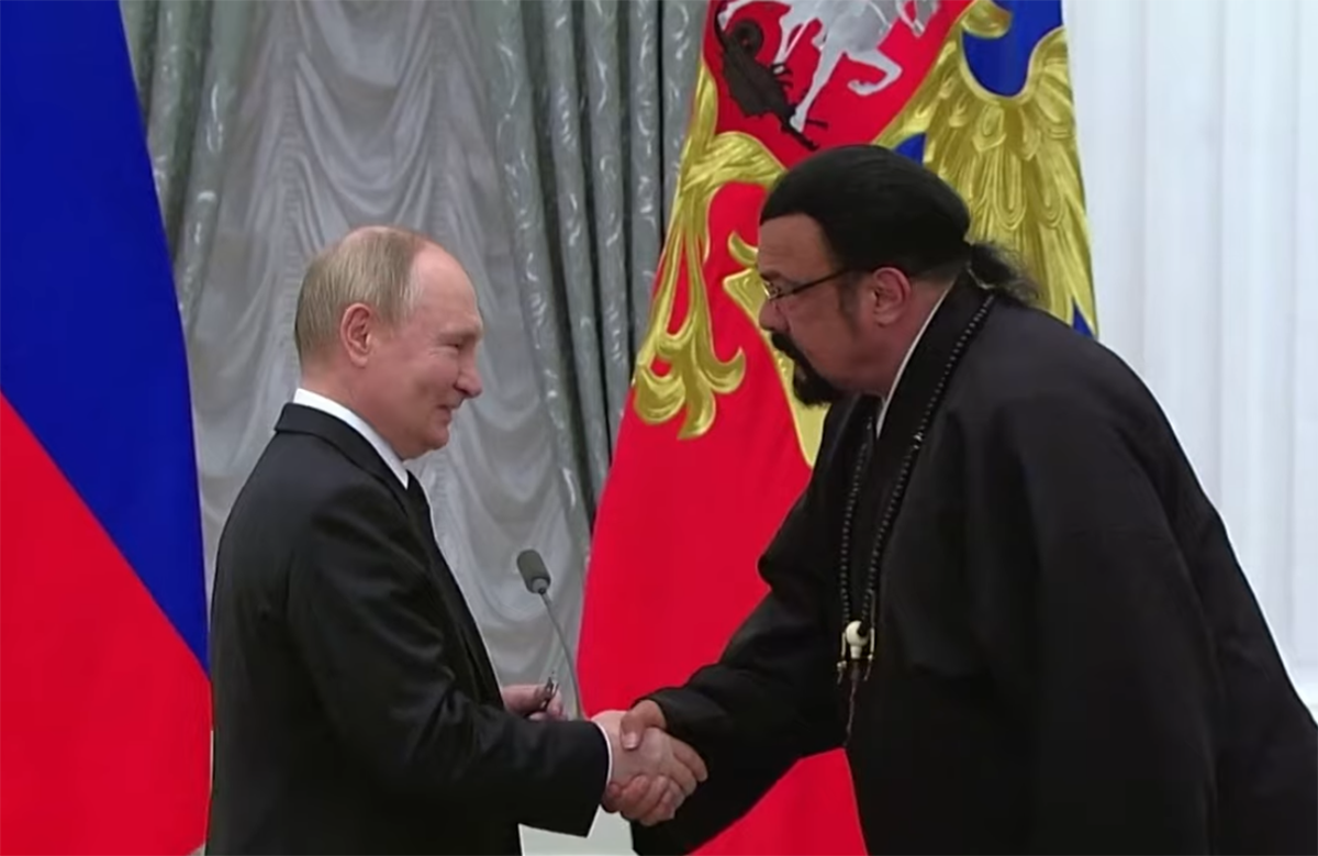 Stiven Sigal i Putin (2).png