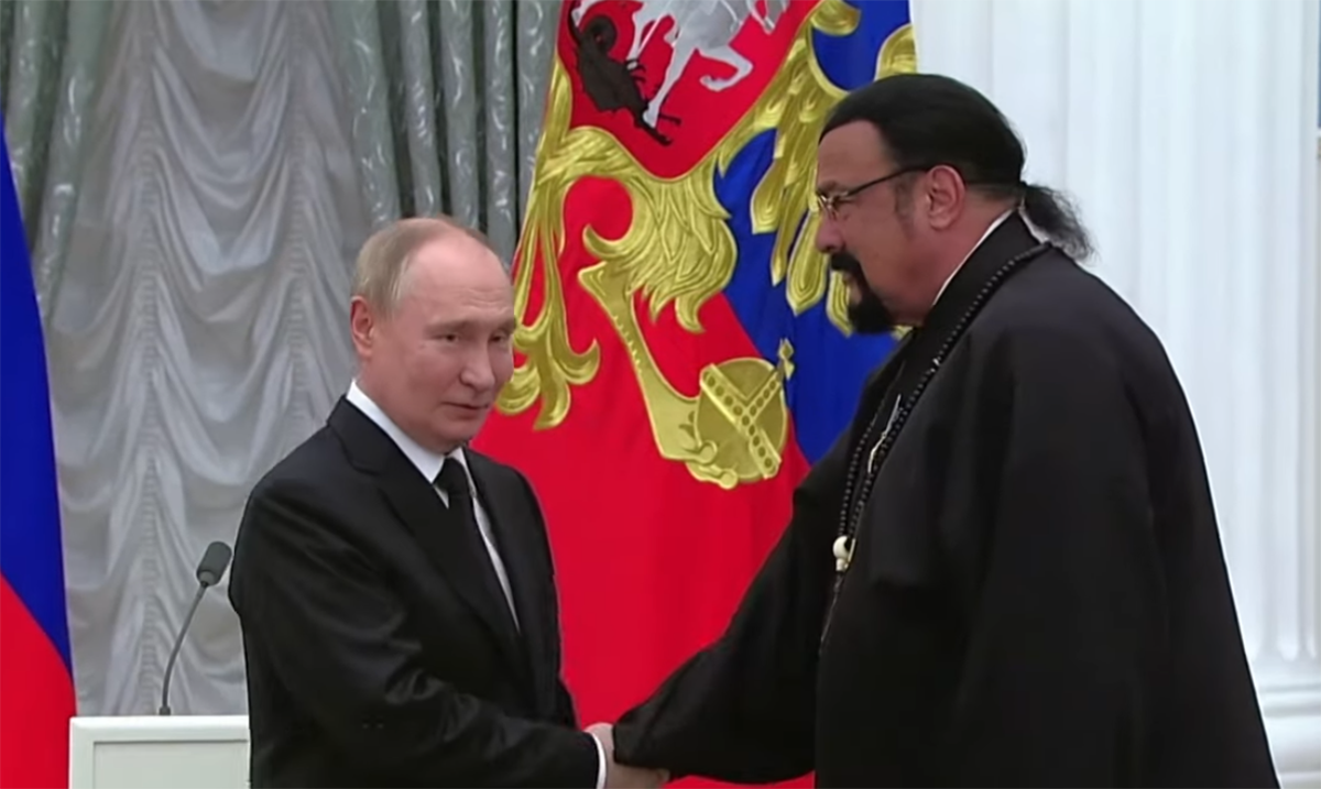 Stiven Sigal i Putin (4).png