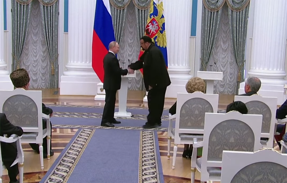 Stiven Sigal i Putin (1).png