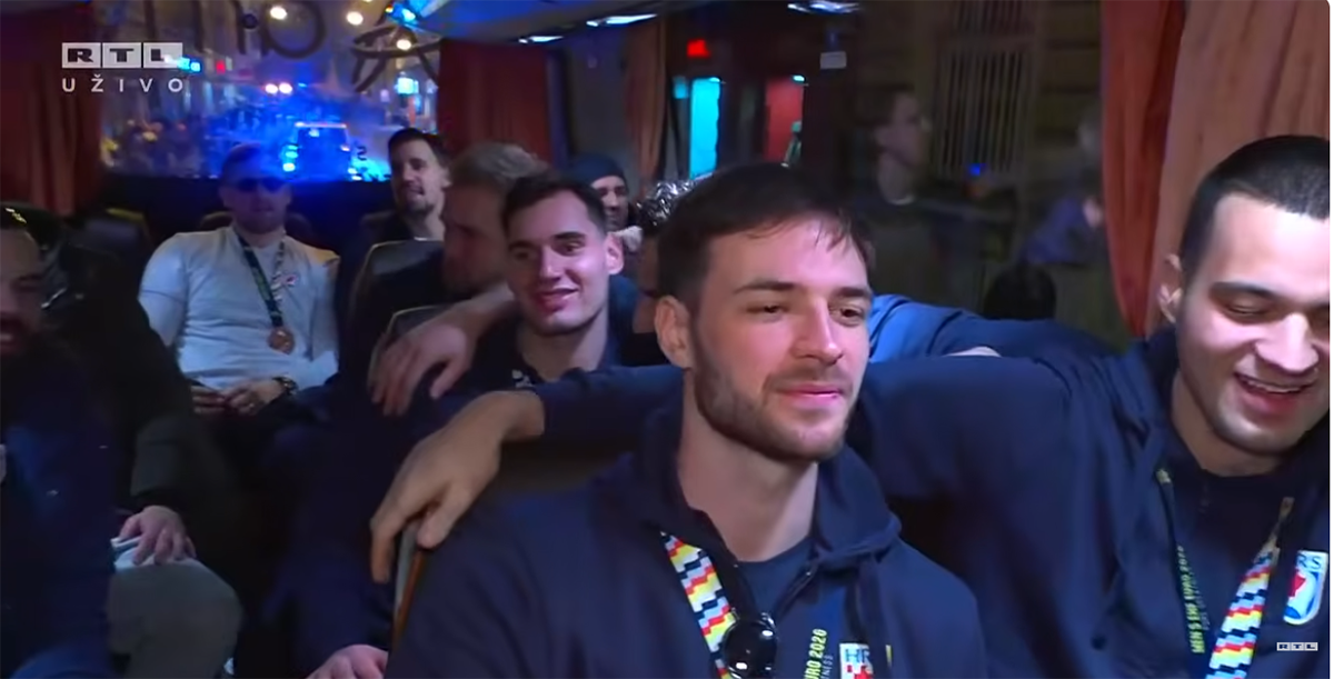 Doček rukometaša (5).png