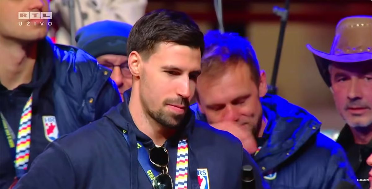 Doček rukometaša (12).png