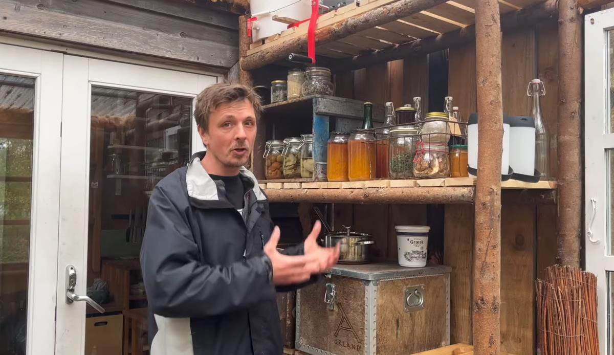 Danac dao otkaz i otišao da živi u prirodi (7).jpg