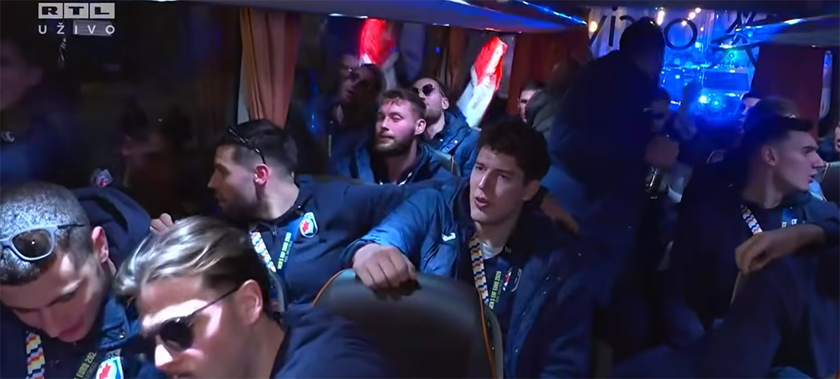 Doček rukometaša (10).png