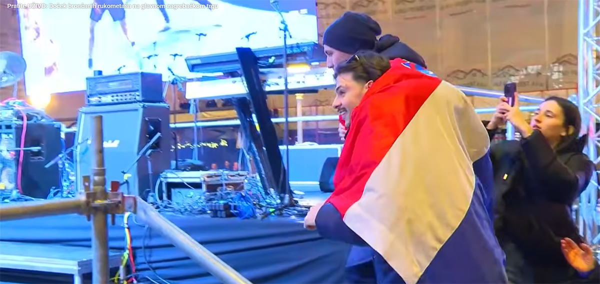 Doček rukometaša (15).png