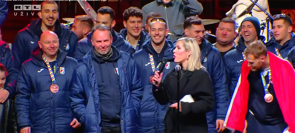 Doček rukometaša (21).png