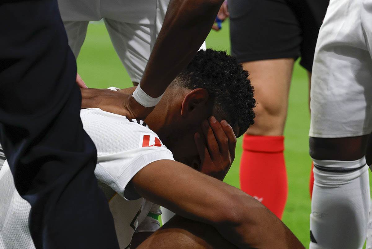 Džud Belingem u trenutku kad je doživeo povredu protiv Rajo Valjekana