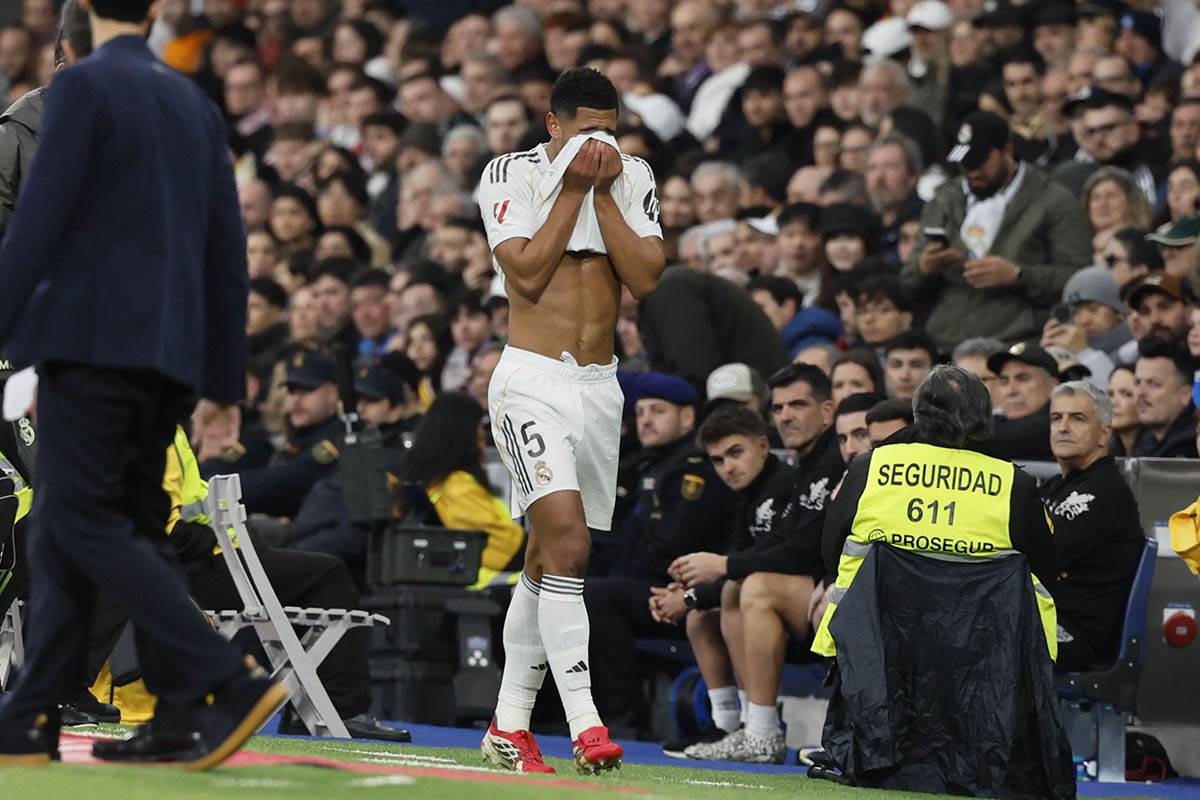 Džud Belingem u trenutku kad je doživeo povredu protiv Rajo Valjekana