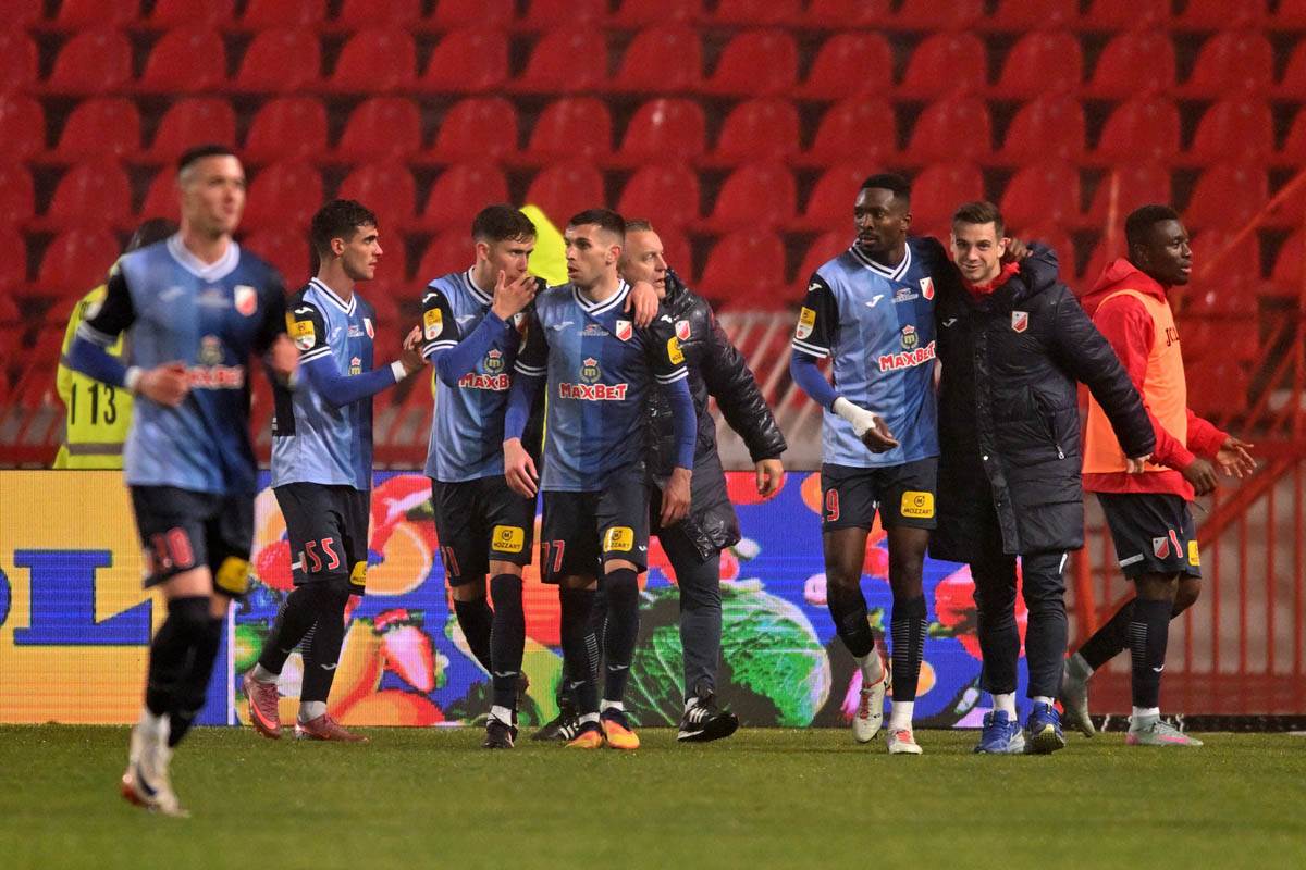 Kolins Sinčendže (6).jpg