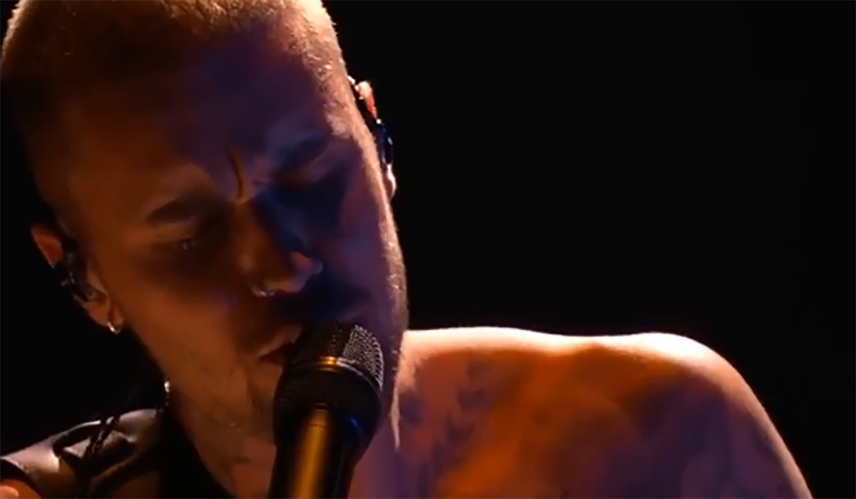 Džastin Biber na Gremiju u gaćama  (7).png