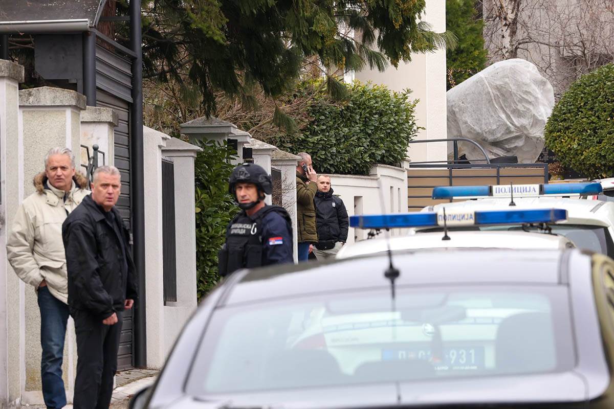 Zdravko Čolić viIa Dedinje bomba (5).jpg