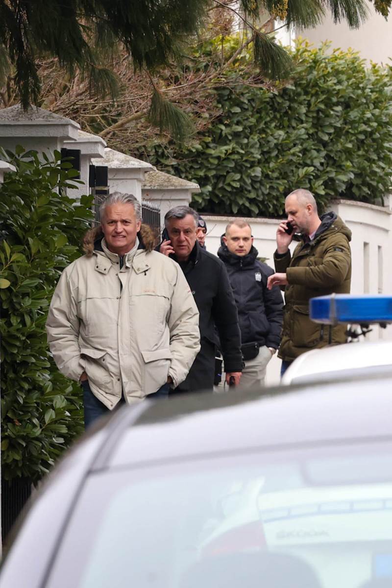 Zdravko Čolić viIa Dedinje bomba (9).jpg