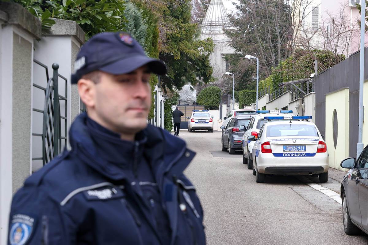 Zdravko Čolić viIa Dedinje bomba (11).jpg