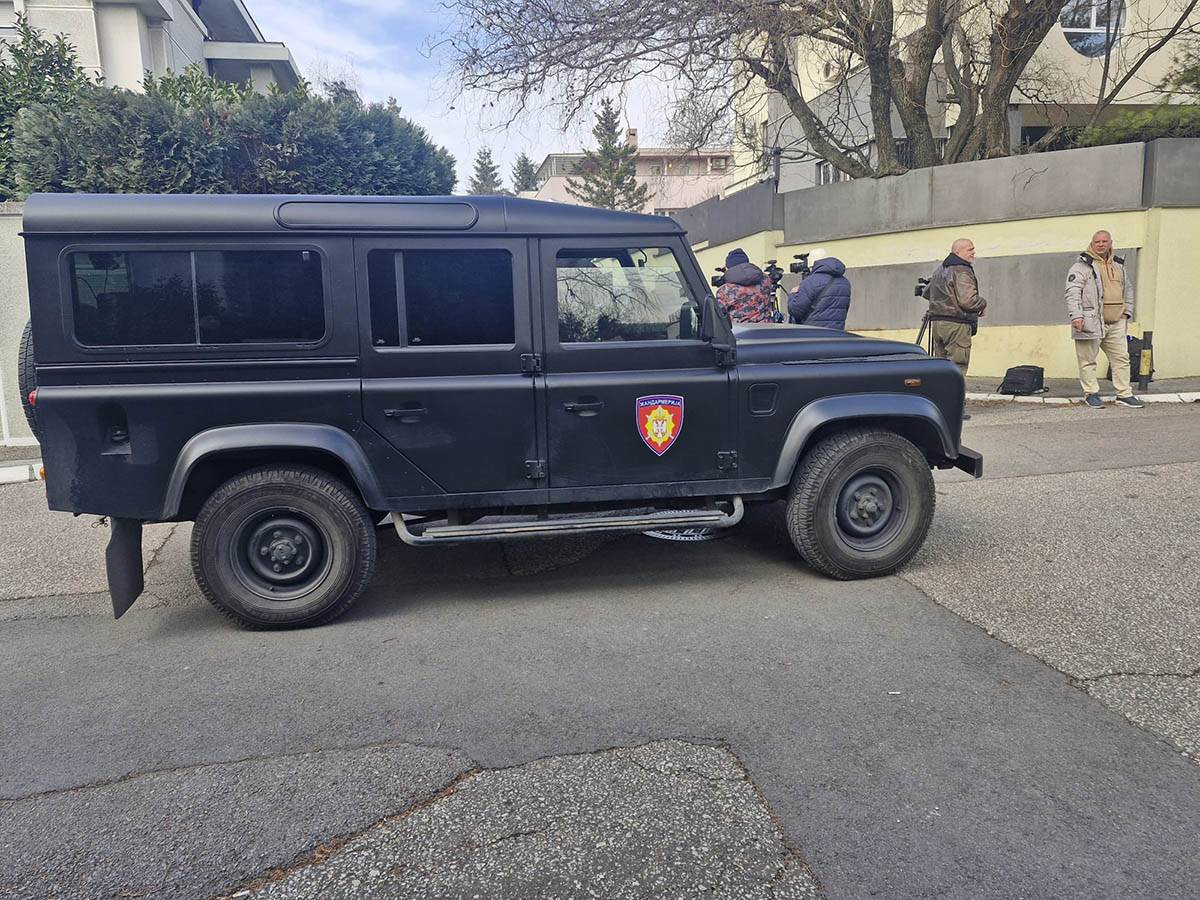 Zdravko Čolić vila Dedinje (2).jpg