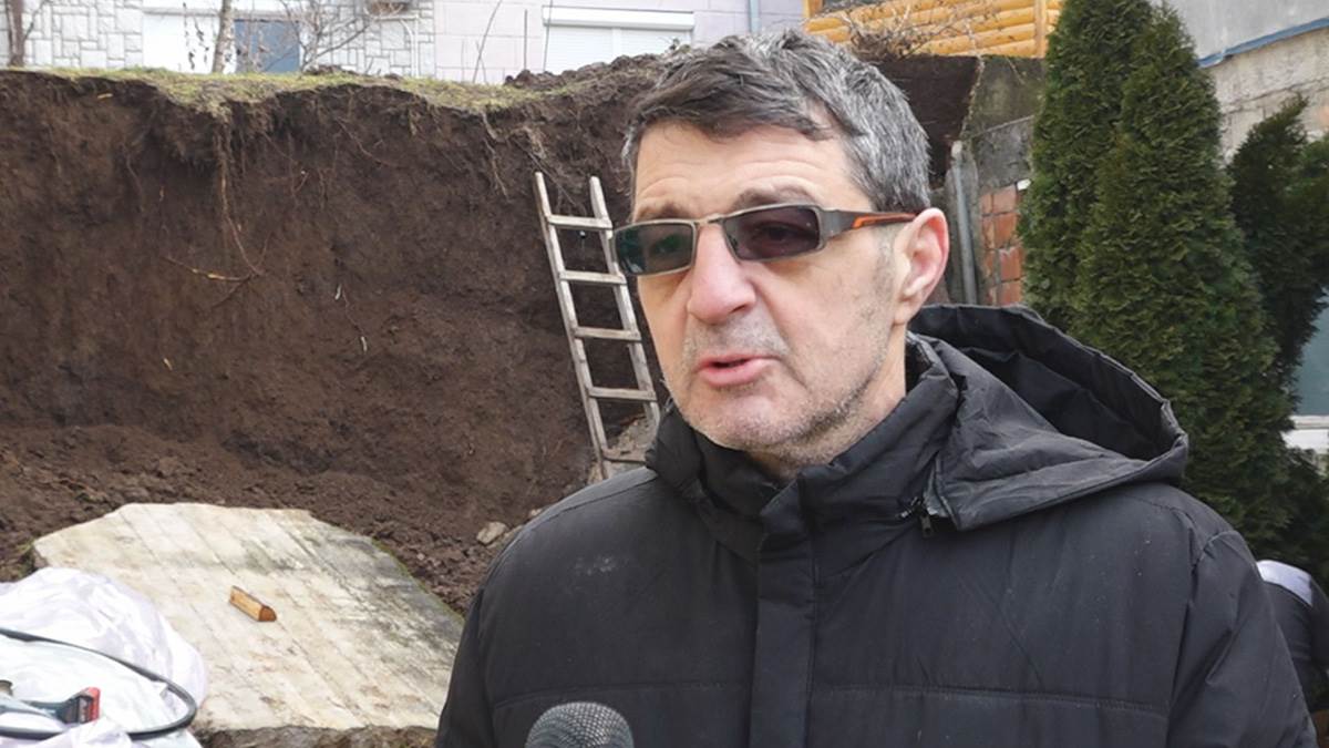 Obrušio se podzid smešten između dve porodične kuće (8).jpg