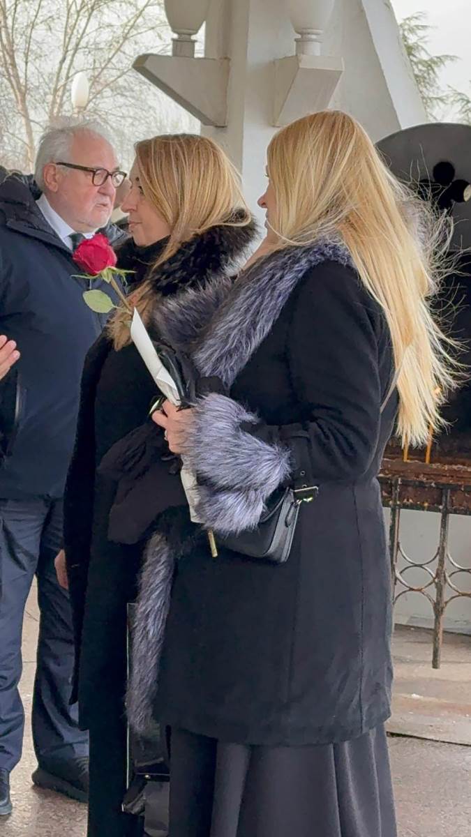 Snajka i unuka stigle na sahranu Beti Djordjevic (3) copy.jpg