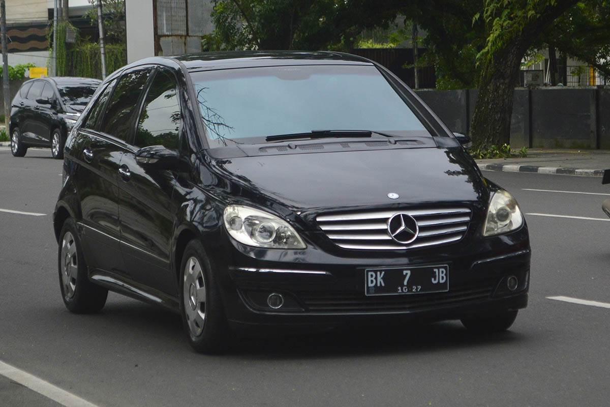 Mercedes A170 7.jpg