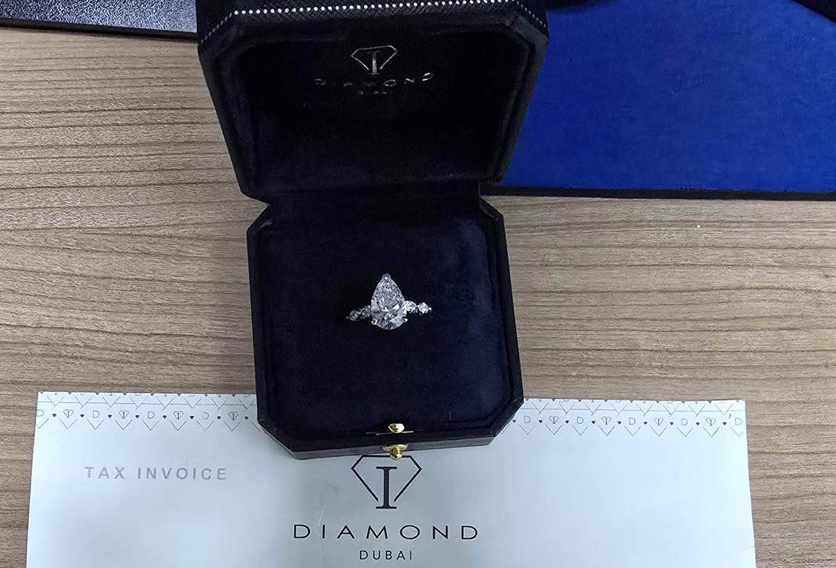 Dijamantski prsten u koferu (3).jpg