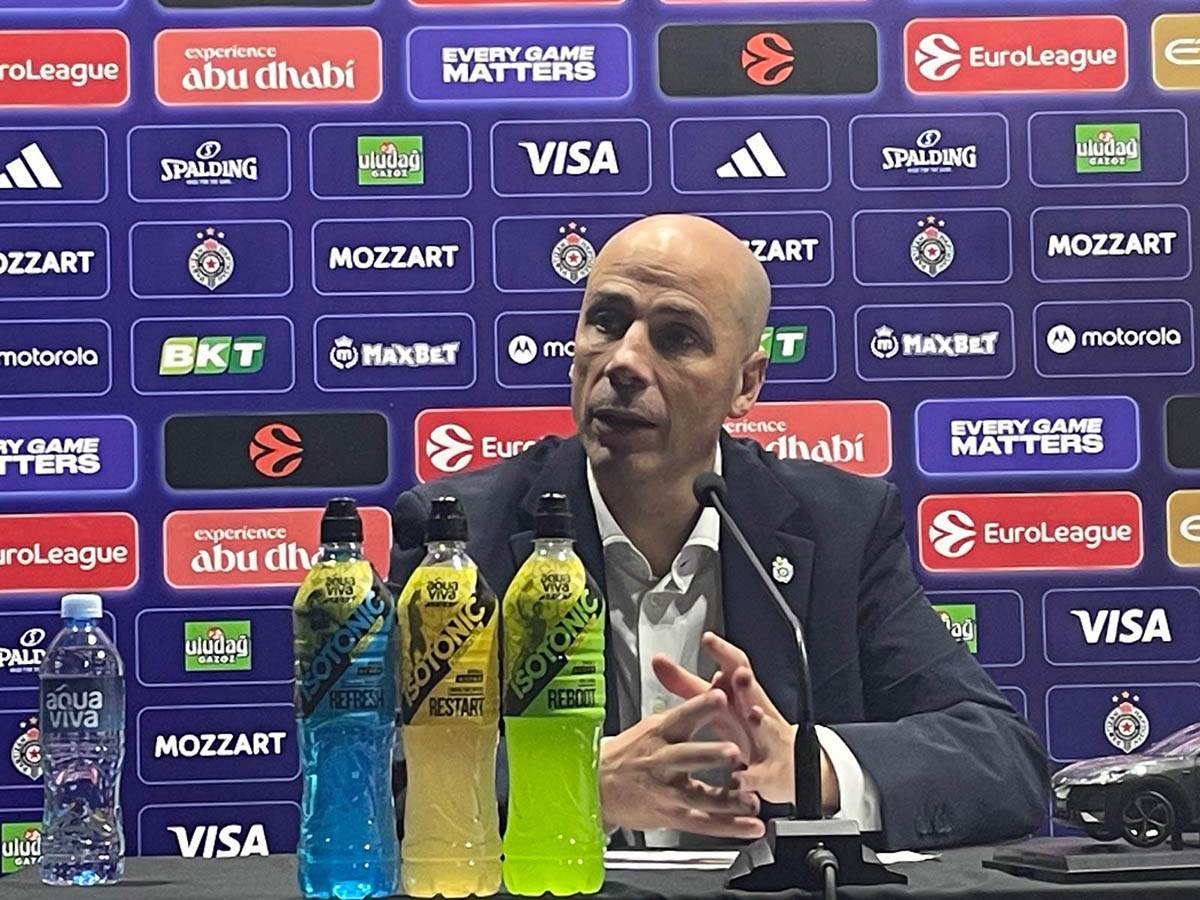 Ðoan Penjaroja konferencija posle Panatinaikosa (4).jpg