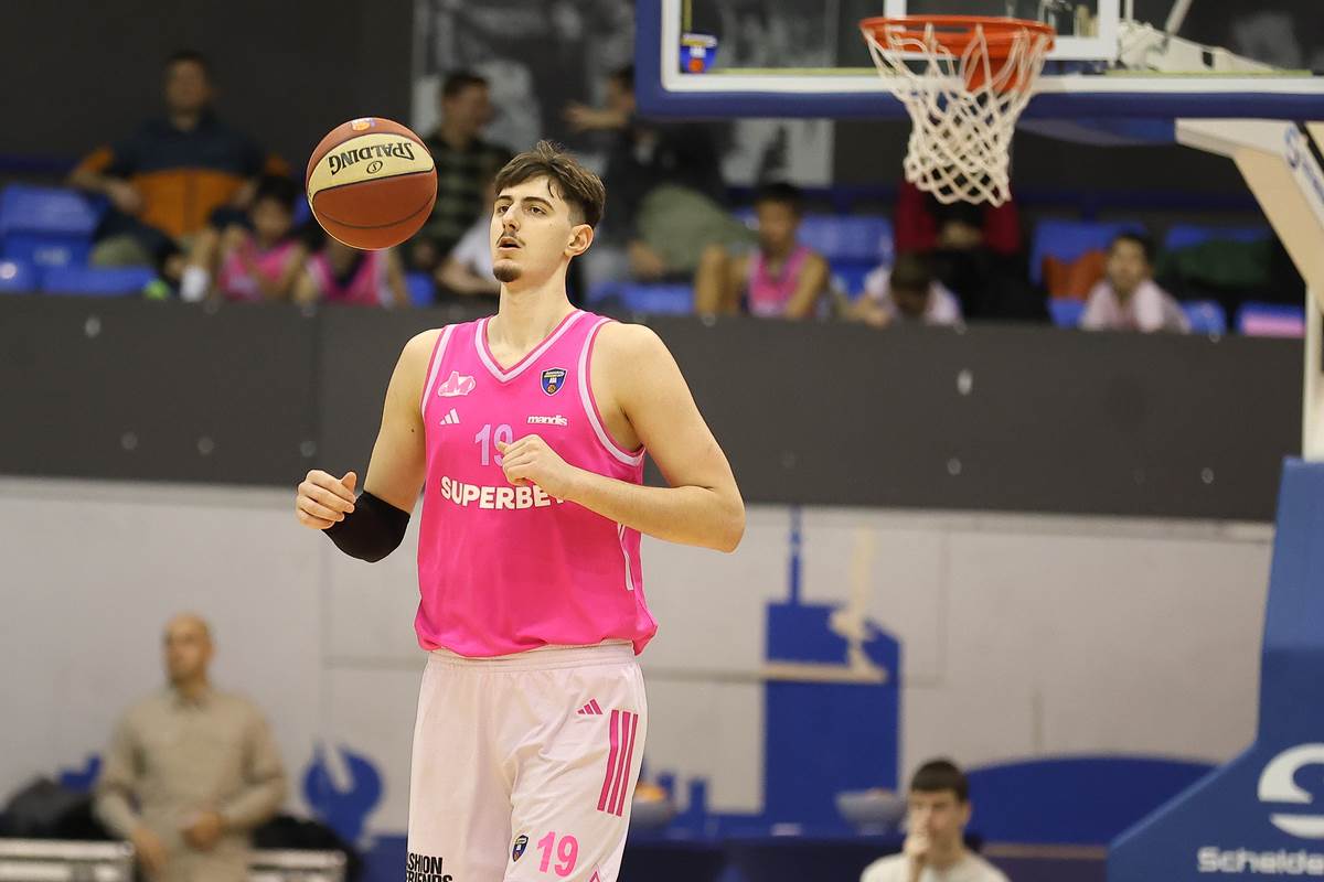 Luiđi Suigo košarkaš Mege