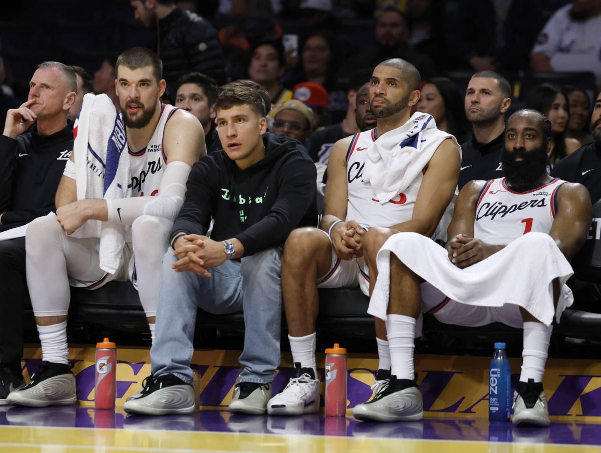 Bogdan Bogdanović Ivica Zubac Nikolas Batum i Džejms Harden na klupi Klipersa