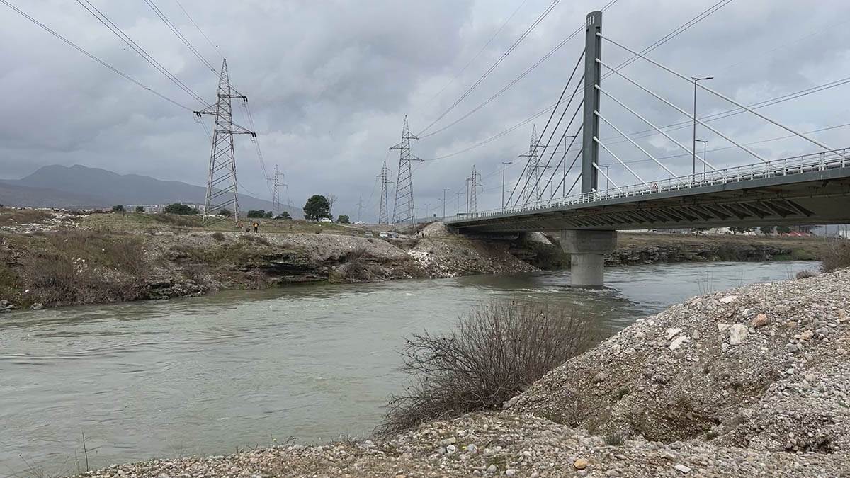 Potraga za vozilom koje je sletelo u Moraču (1).jpg