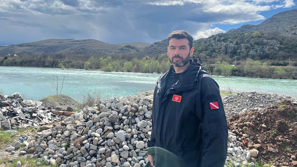 Potraga za vozilom koje je sletelo u Moraču (5).jpg