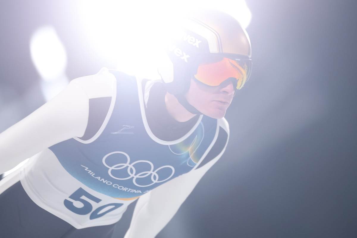 Domen Prevc skače na ZOI 2026