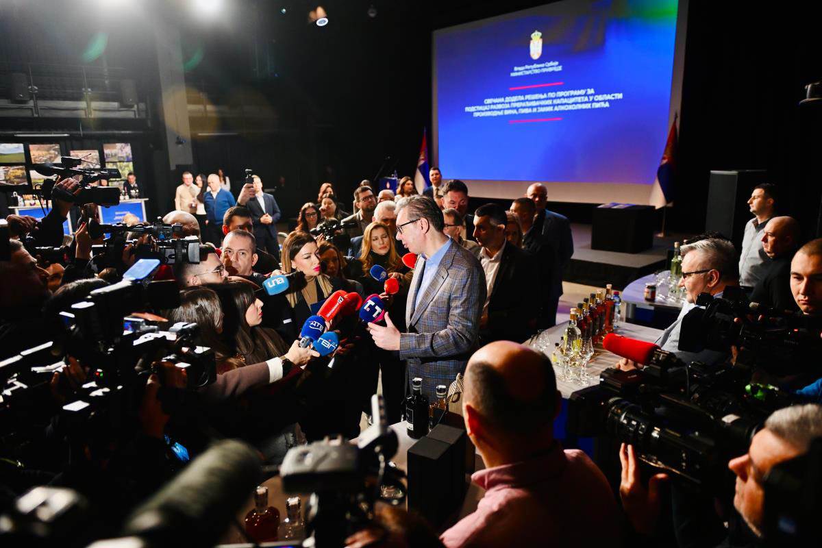 Aleksandar Vučić u Ložionici (6).jpg