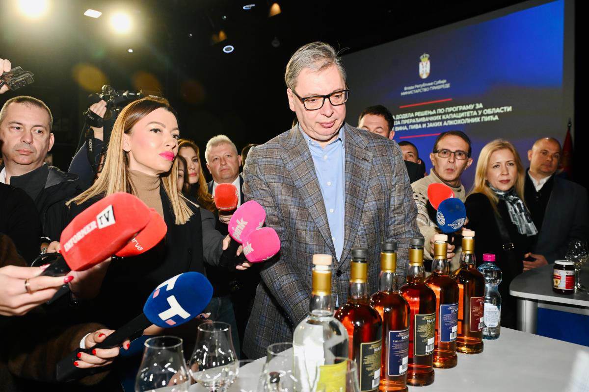 Aleksandar Vučić u Ložionici (10).jpg