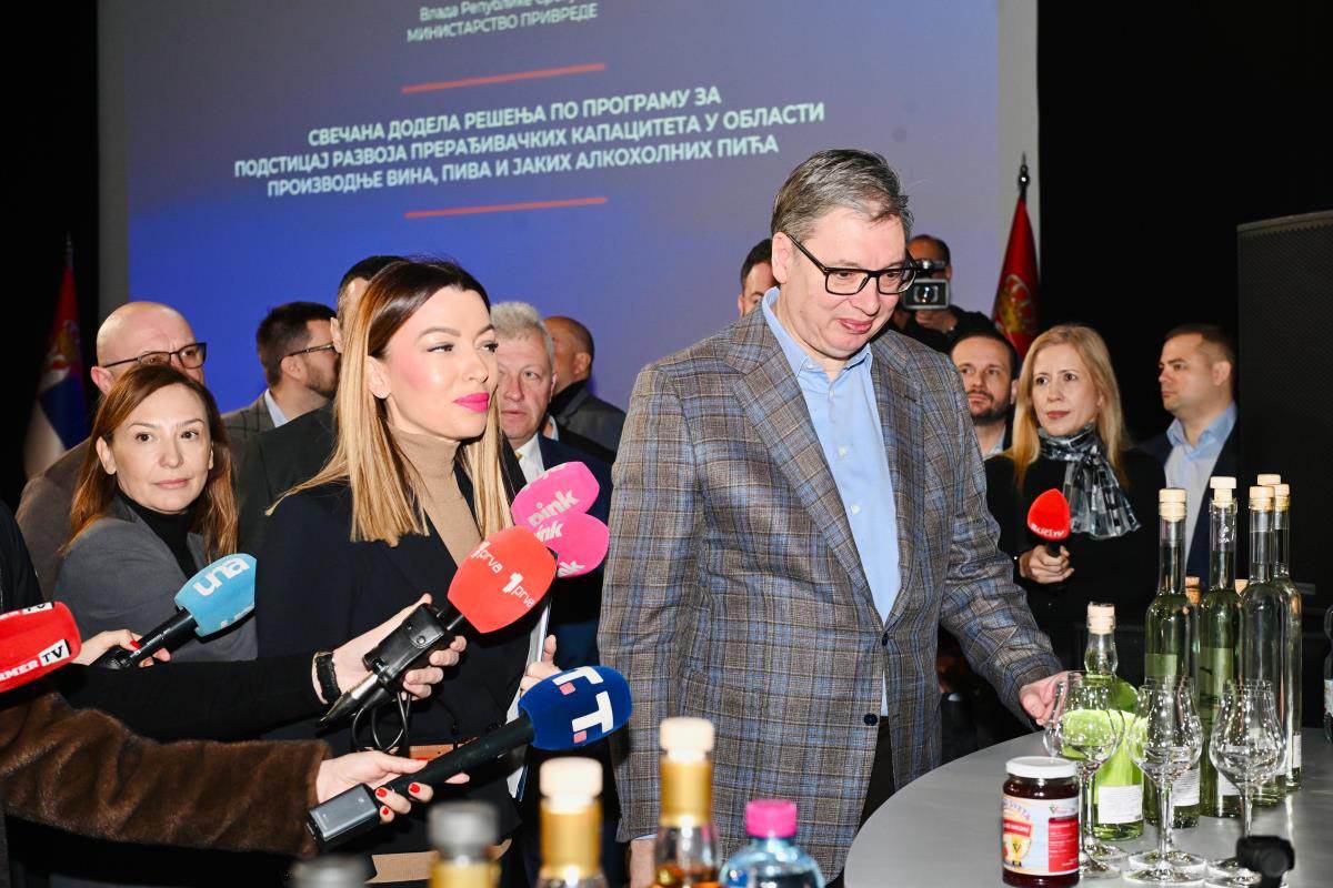 Aleksandar Vučić u Ložionici (12).jpg