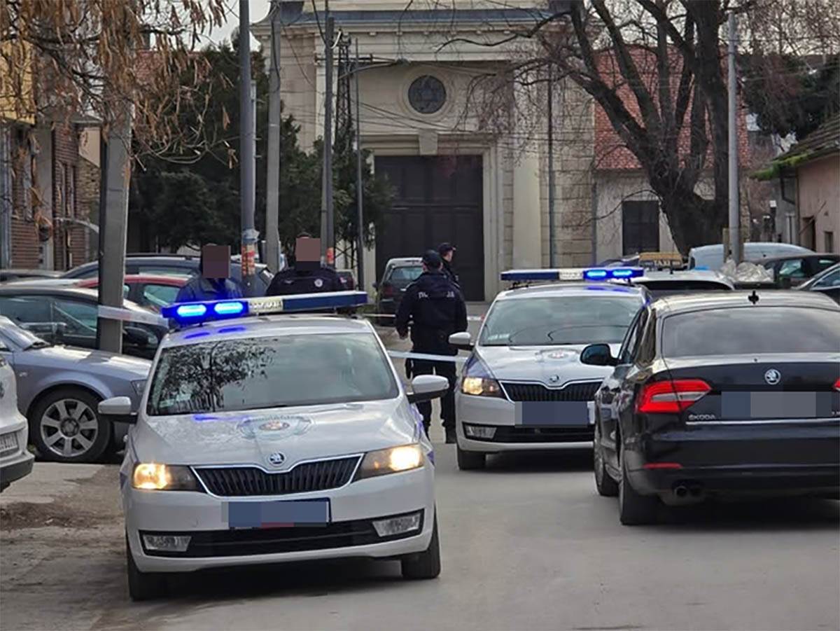 Izboden taksista u Novom Sadu