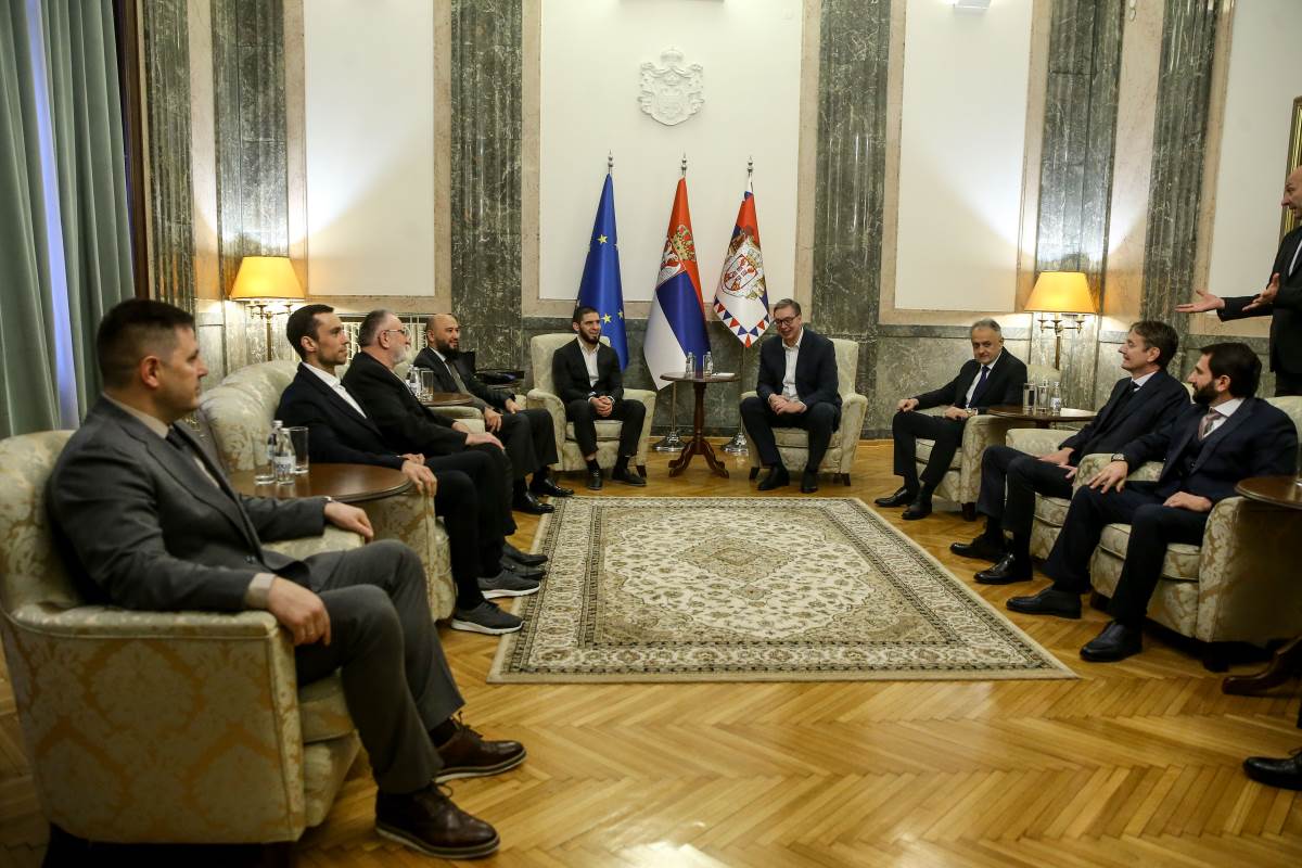 Aleksandar Vučić i Islam Mahačev (9).JPG