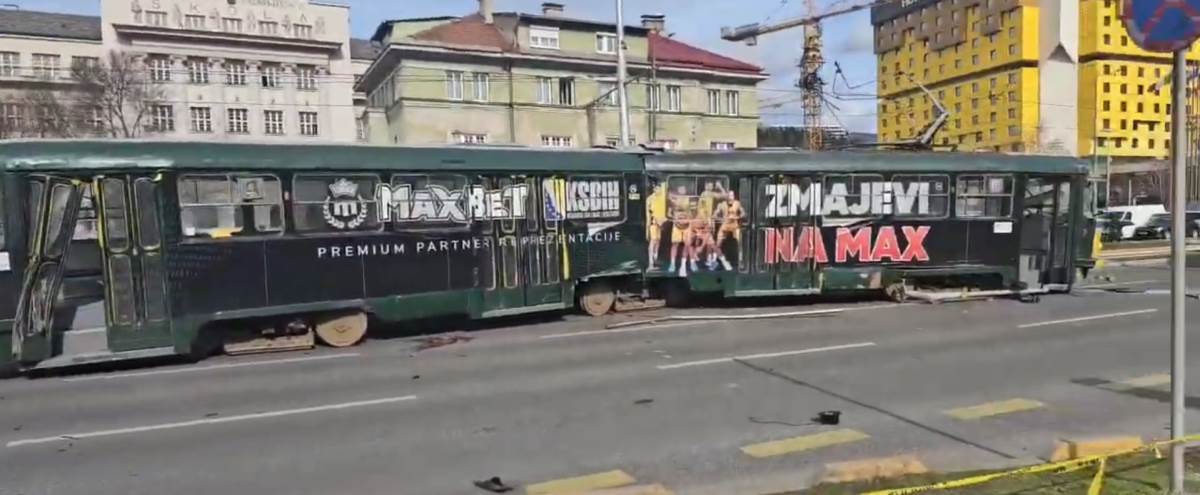 Tramvaj iskočio iz šina u Sarajevu (2).png