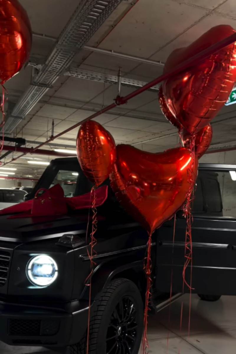 Tijana Ajfon poklon Dan zaljubljenih džip