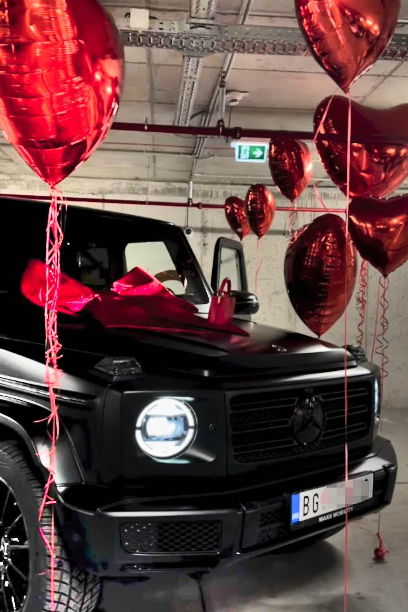 Tijana Ajfon poklon Dan zaljubljenih džip4.jpg