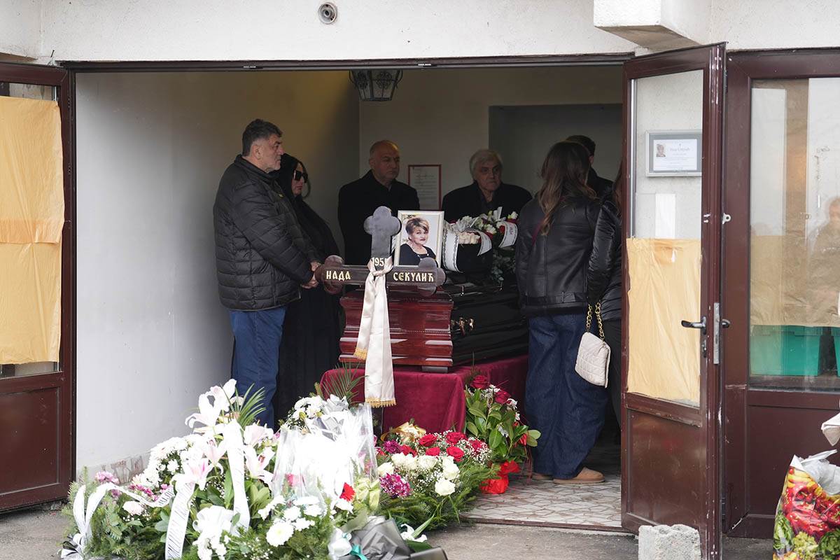 Goga Sekulić majka sahrana (1).jpg