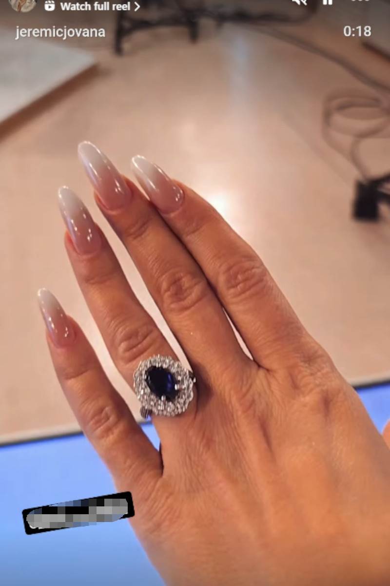 Jovana Jeremić prsten.jpg