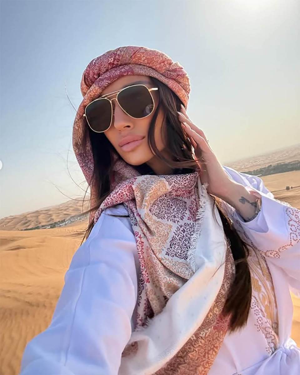 Katarina Živković slavi Dan zaljubljenih u Dubaiju (1).jpg